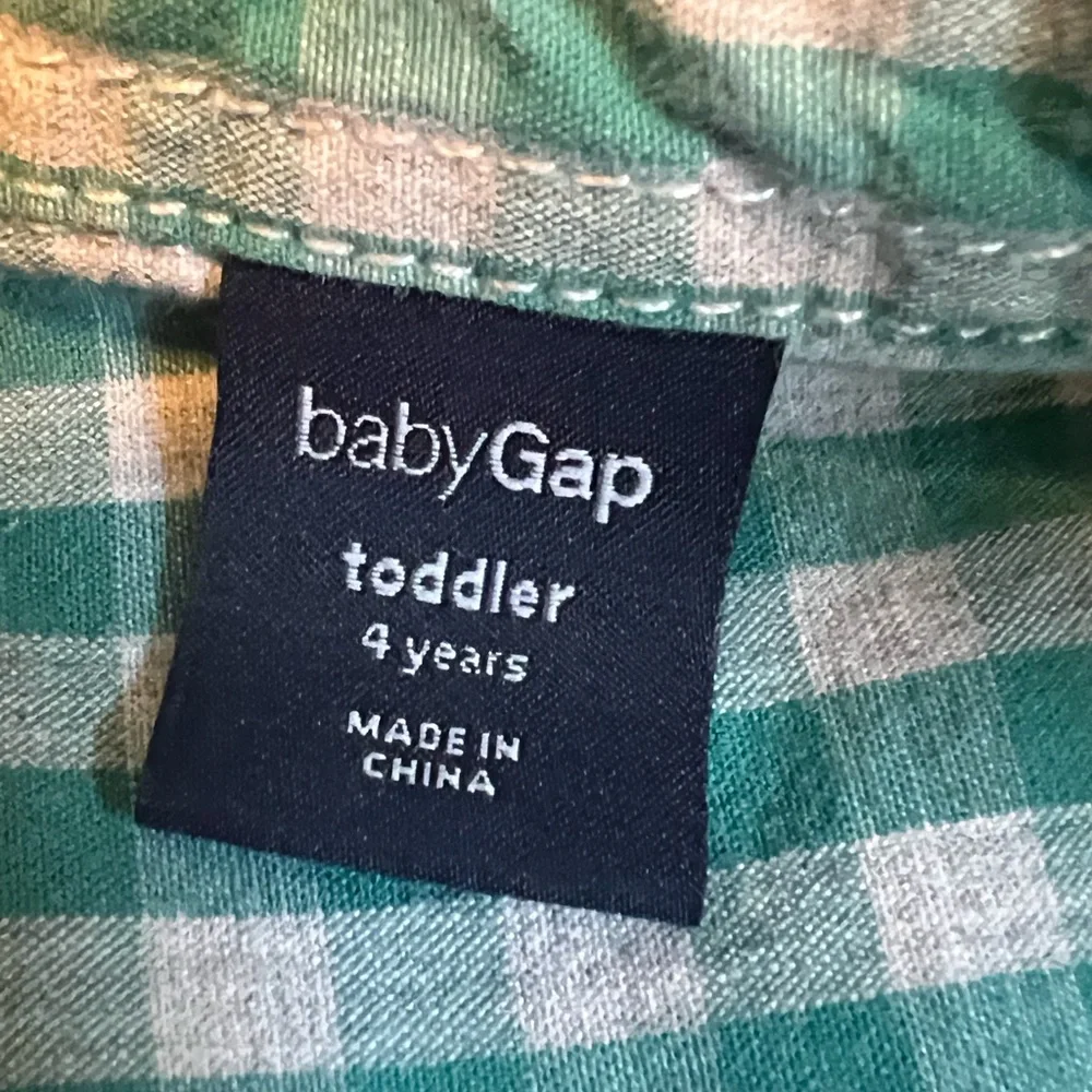 Baby Gap green and white gingham long-sleeve button-down shirt size 4T